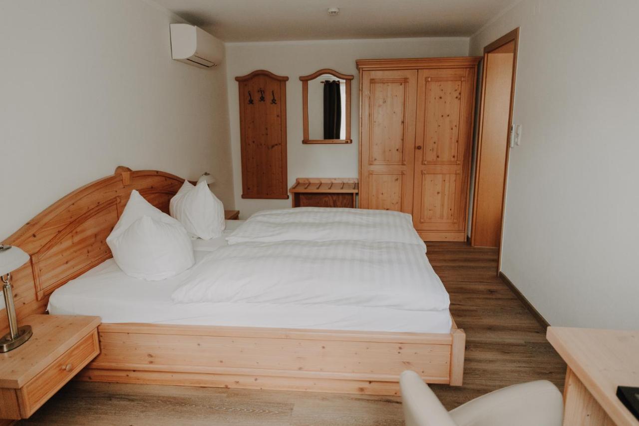 Landhotel Zum Erbgericht Щолпен Екстериор снимка
