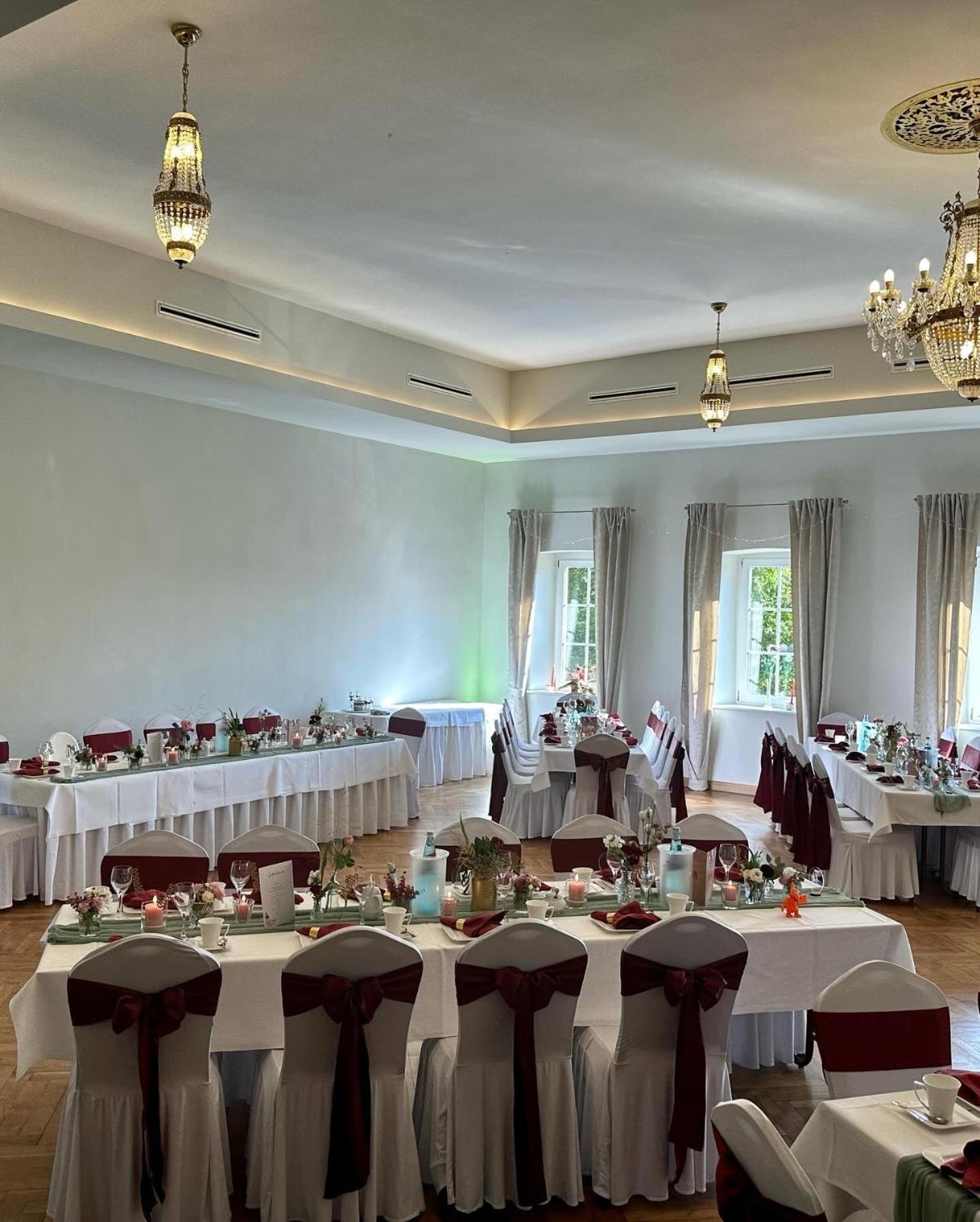 Landhotel Zum Erbgericht Щолпен Екстериор снимка
