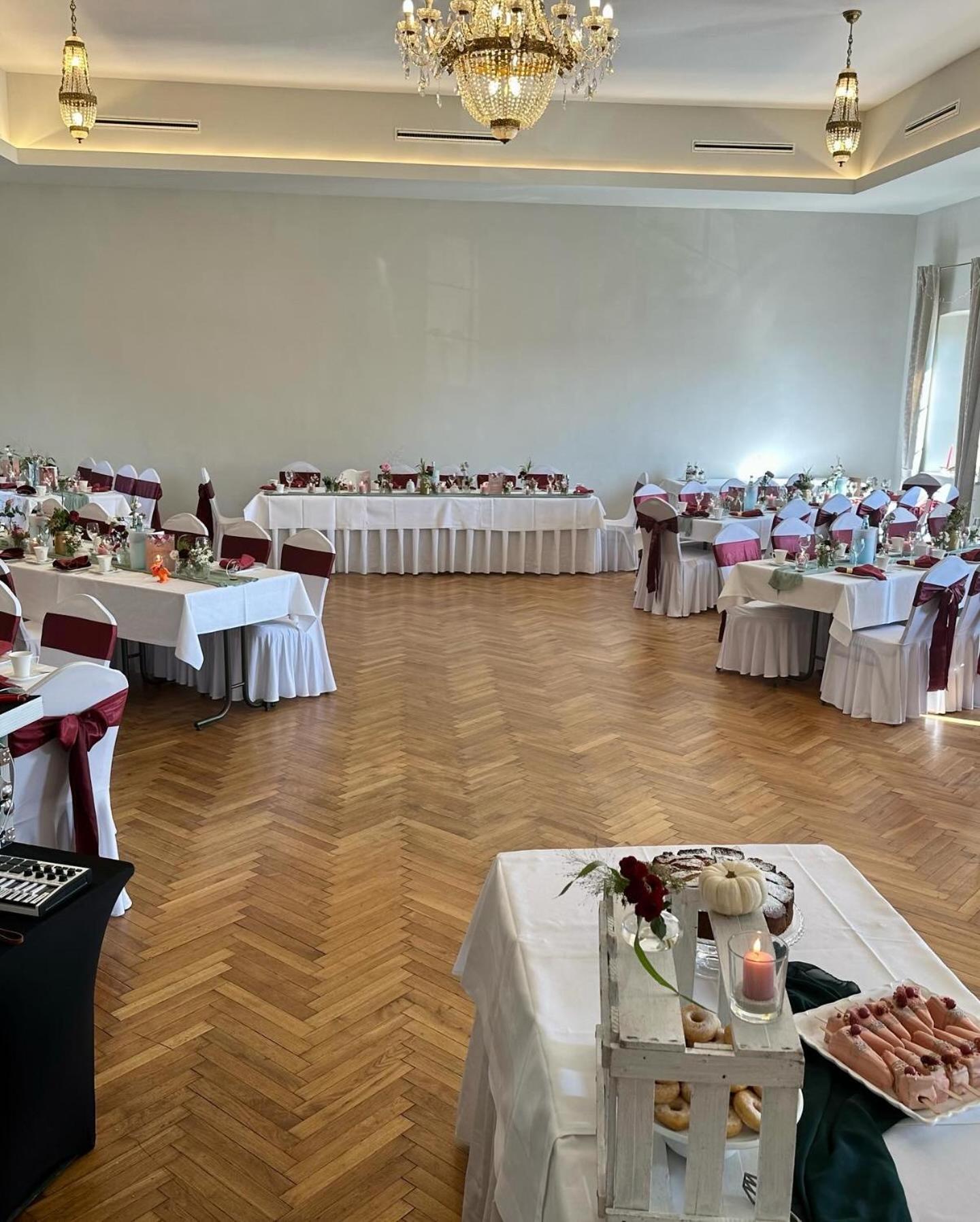 Landhotel Zum Erbgericht Щолпен Екстериор снимка
