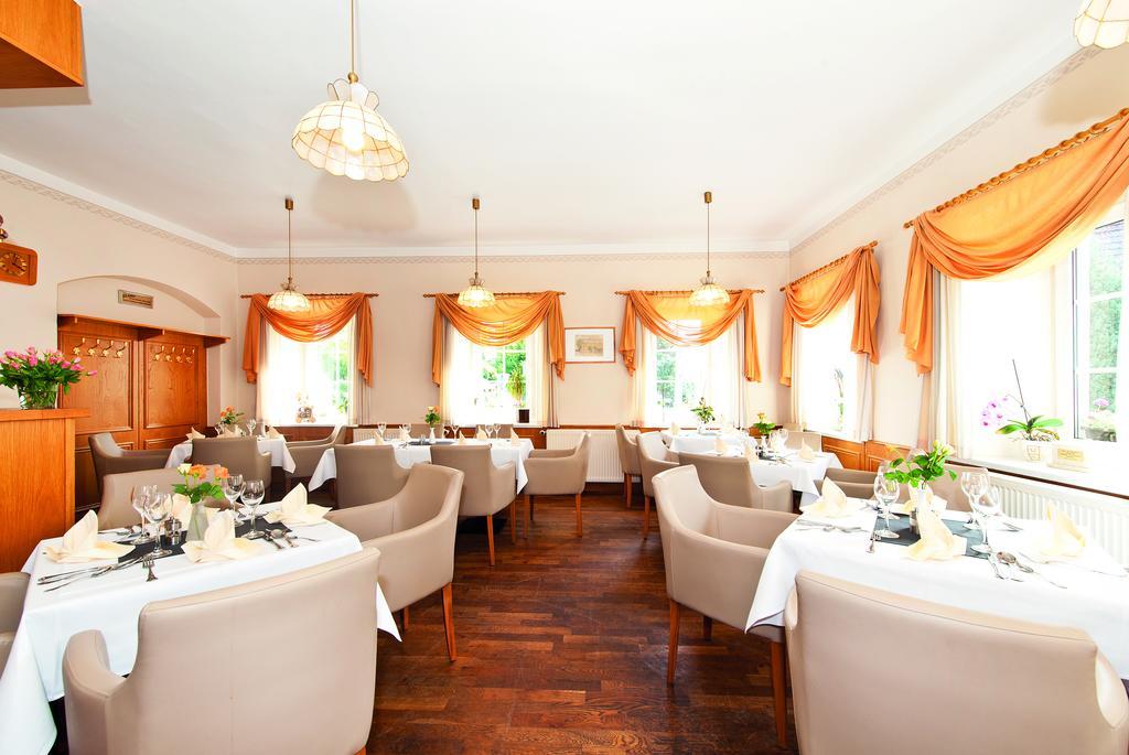 Landhotel Zum Erbgericht Щолпен Екстериор снимка